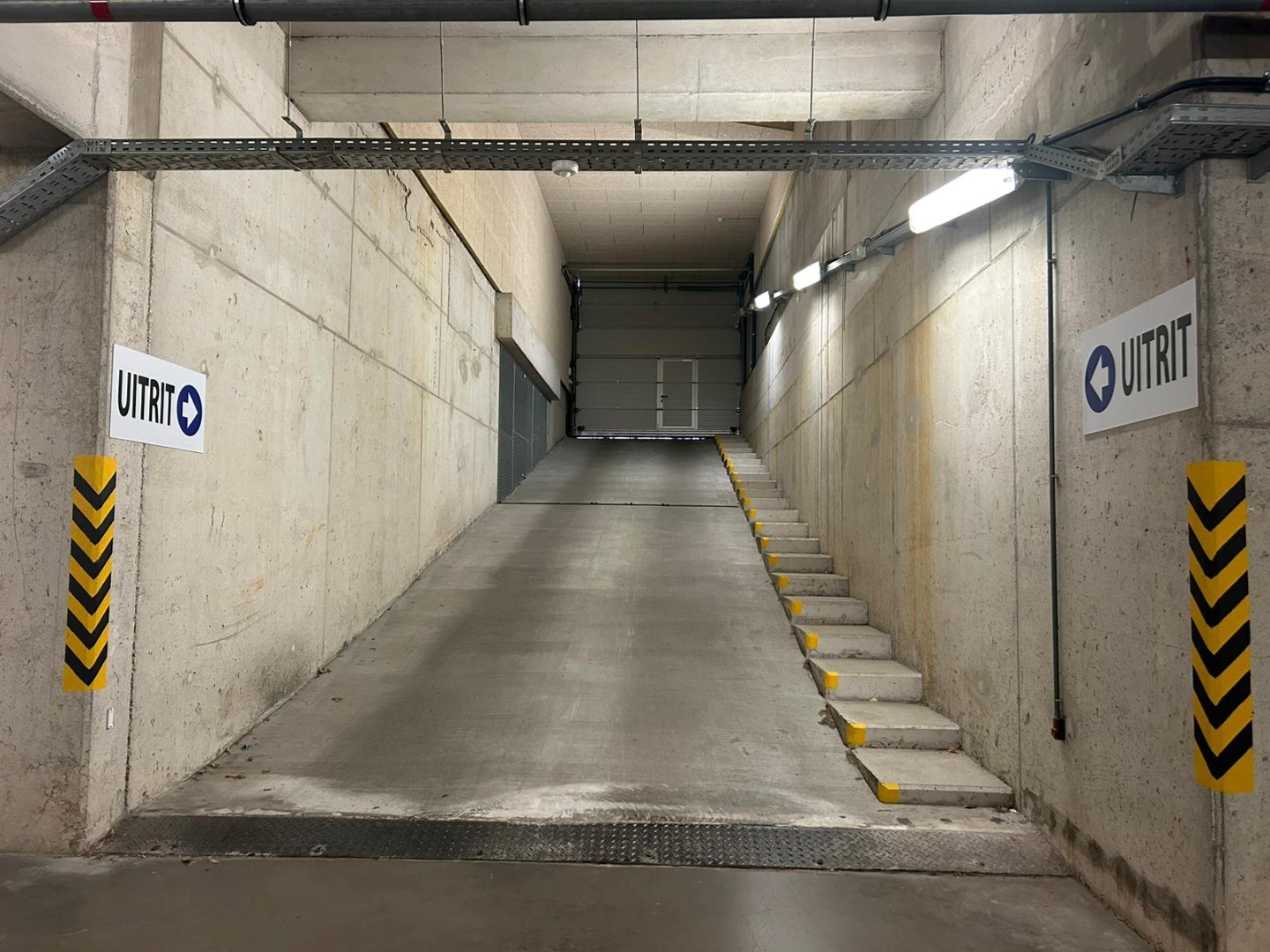 Garage for rent in Ostend - photo 5