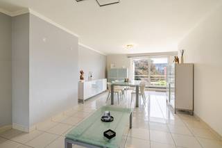 <p><span>Bent u op zoek naar een ruim en stijlvol appartement op een absolute topligging? Dan zal dit exclusieve duplex appartement van maar liefst 160 m² u ongetwijfeld weten te bekoren. Gelegen tussen het station en de Grote Markt combineert deze prachtige woonst een uitzonderlijke bereikbaarheid met het comfort van alle voorzieningen op wandelafstand. Winkels, scholen, restaurants en openbaar vervoer bevinden zich letterlijk om de hoek.</span></p><p><span> </span></p><p><span>Bij het betreden van het appartement wordt u verwelkomd in een royale en lichtrijke leefruimte waar grote raampartijen zorgen voor een aangename sfeer en een overvloed aan natuurlijk licht. De volledig ingerichte open keuken vormt het hart van de woning en sluit naadloos aan op de leefruimte, waardoor een ideale omgeving ontstaat om te genieten met familie en vrienden.</span></p><p><span> </span></p><p><span>Met drie volwaardige slaapkamers, een stijlvolle badkamer, een extra douchekamer, een praktische berging en twee afzonderlijke toiletten biedt dit appartement alle comfort en ruimte die een modern gezin of veeleisende koper zich kan wensen.</span></p><p><span> </span></p><p><span>Een absolute troef zijn de twee ruime terrassen, zowel aan de voor- als achterzijde van het appartement. Hierdoor geniet u op elk moment van de dag van zon, rust en een aangename buitenruimte om te ontspannen of gasten te ontvangen.</span></p><p><span> </span></p><p><span>Daarnaast beschikt u over een privatieve garage en een kelderberging, wat zorgt voor extra comfort, voldoende opbergruimte en een zorgeloze parkeermogelijkheid.</span></p><p><span> </span></p><p><span>Een uitzonderlijk appartement waar ruimte, licht, comfort en een centrale ligging perfect samenkomen. Een unieke kans voor wie op zoek is naar een exclusieve woonbeleving in het hart van de stad.</span></p><p><span> </span></p><p><span>Voor meer informatie en/of een bezoek, contacteert u Didier op het nummer 0476/ 73. 17. 99.</span></p><p><span> </span></p><p><span> </span></p>