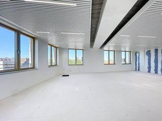 Deze kantoorruimte biedt meer dan enkel werkcomfort. Met WAY Specialty Coffee Bakery op het gelijkvloers, een supermarkt naast de deur,...