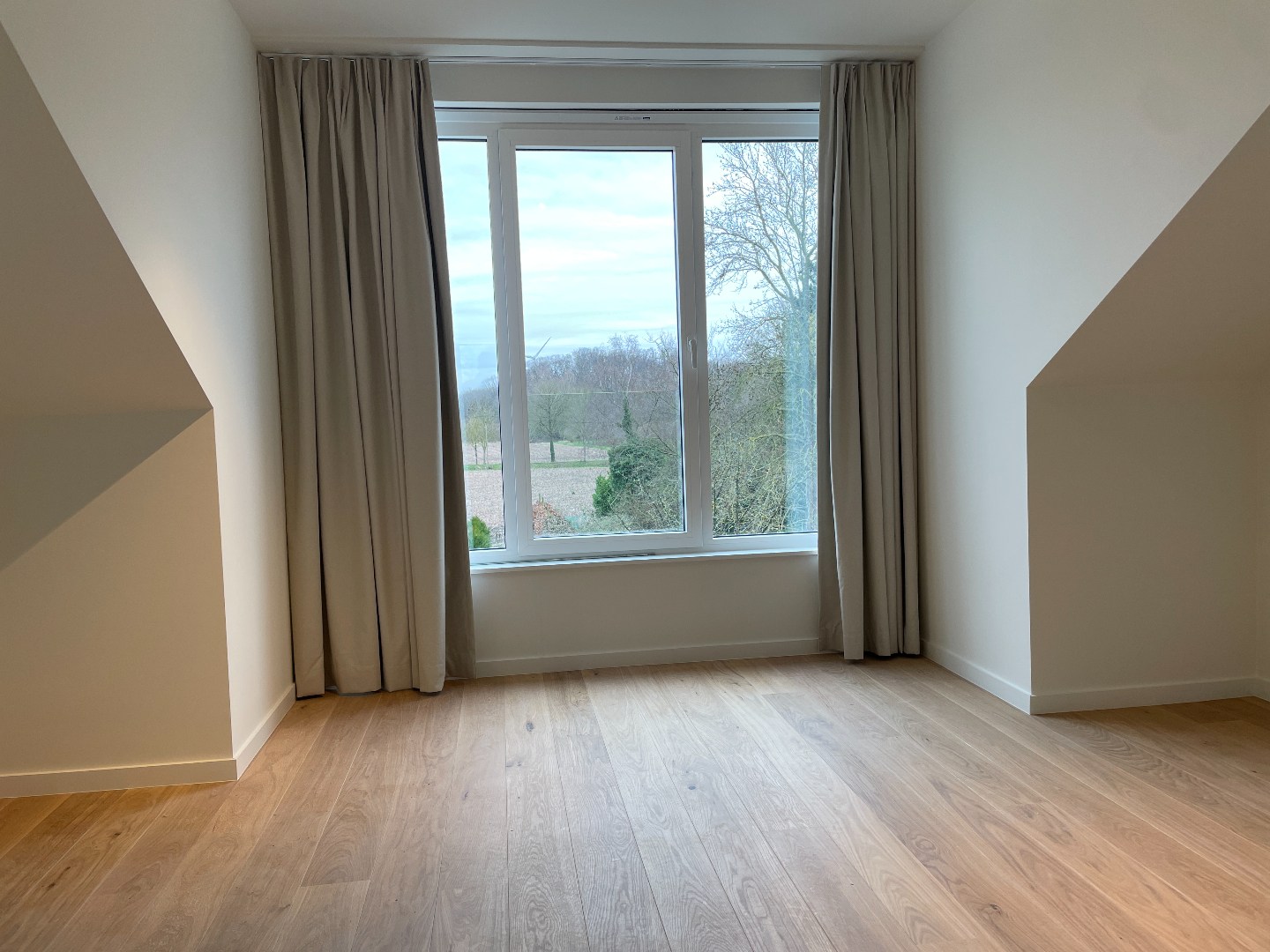 Ruime standaard rijwoning in Wetteren / Kwatrecht met tuin, 4 slaapkamers, energielabel A en 2 badkamers - foto 5