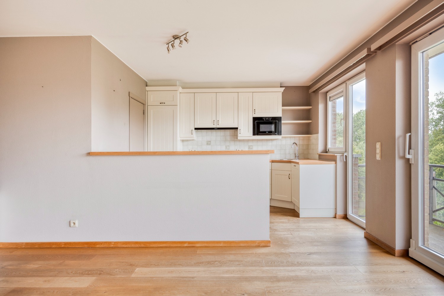 Appartement spacieux et lumineux avec deux terrasses et vue sur le Parc des Étangs à Anderlecht 🌿 - photo 5