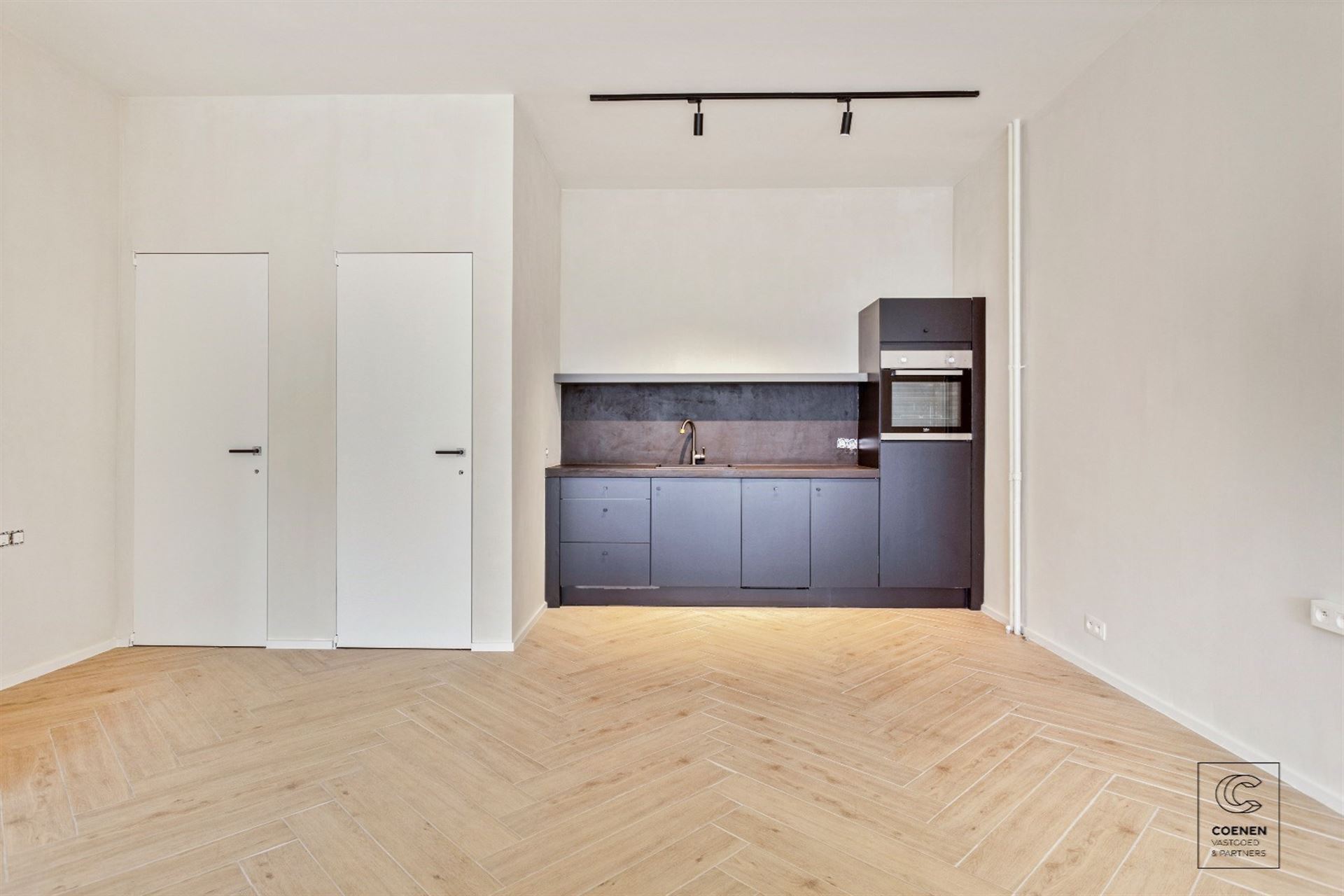 Commercial à vendre à Deurne - photo 1