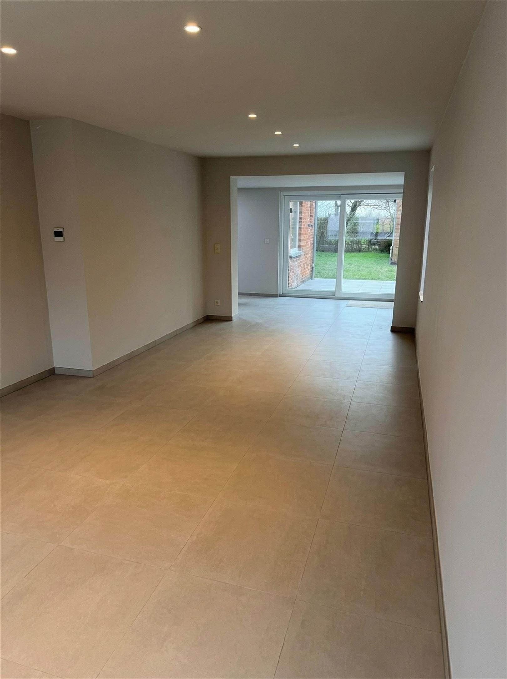 Woning in nieuwstaat, 3 slaapkamers, met tuin en garage - foto 4
