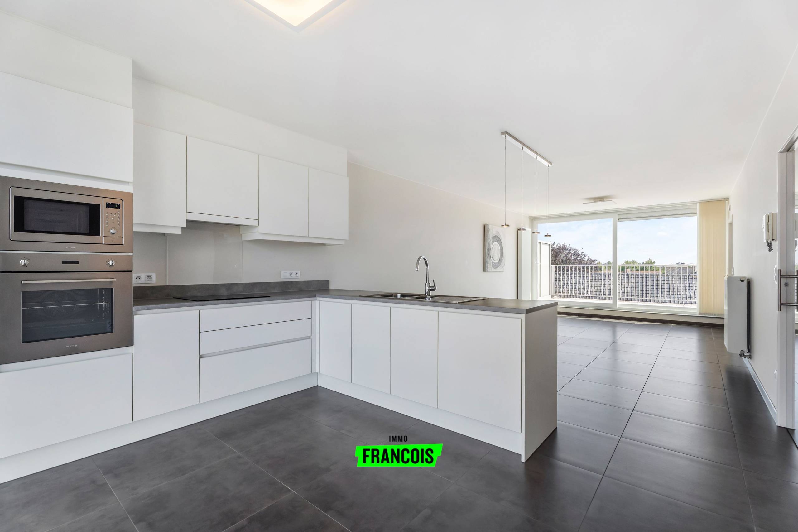 Instapklaar appartement met ruim terras in centrum Diksmuide - foto 3