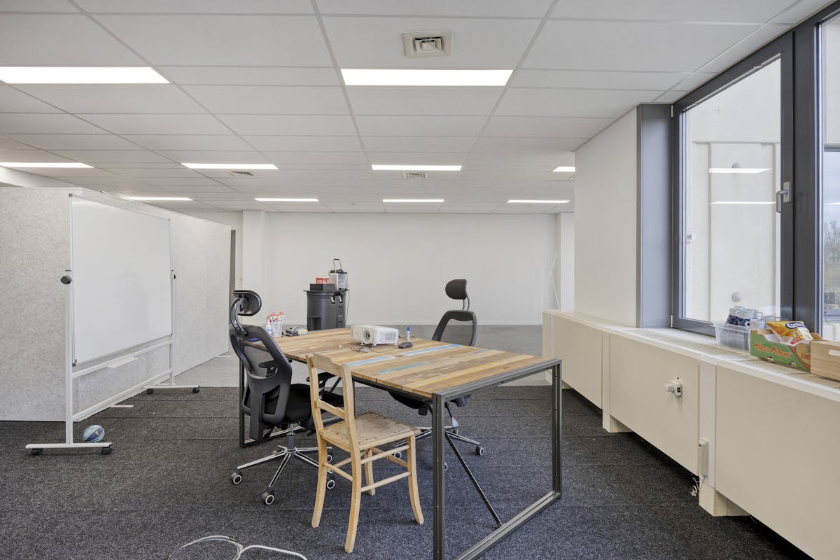Bureau rénové avec 6 places de parking à vendre à Zaventem - photo 4