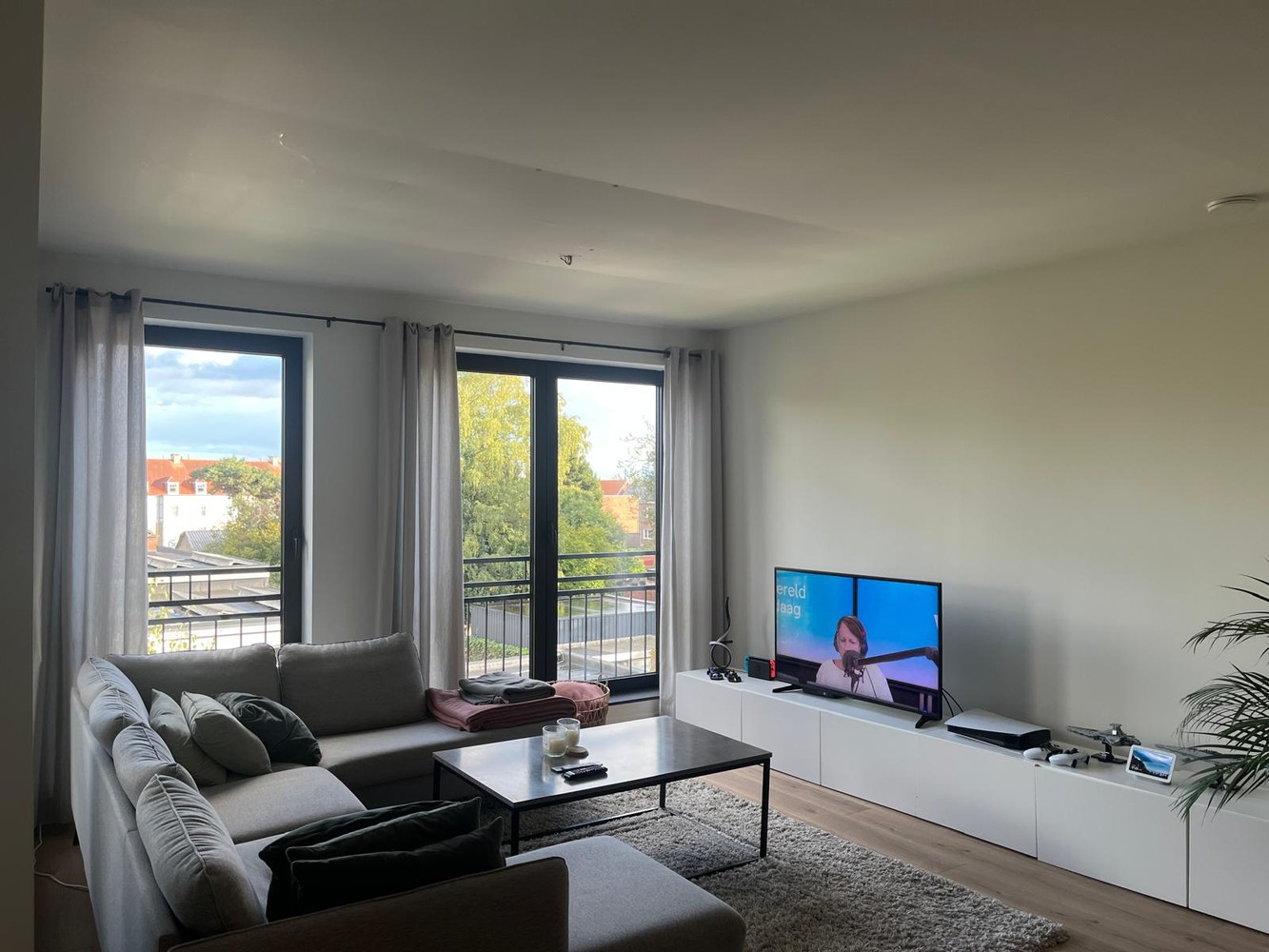 Nieuwbouw BEN-appartement (V2) met 2 slaapkamers, lift, private kelderberging en autostaanplaats in de garage. Gelegen in het centrum van Mol. - foto 4