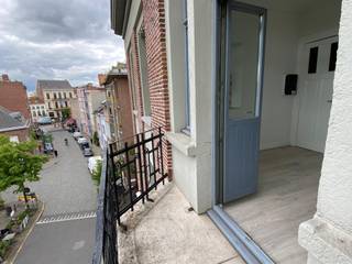 Dit appartement van ca 45 m² bevindt zich op de derde verdieping in een rustige straat te Borgerhout. Verschillende winkels en culturele hotspots...