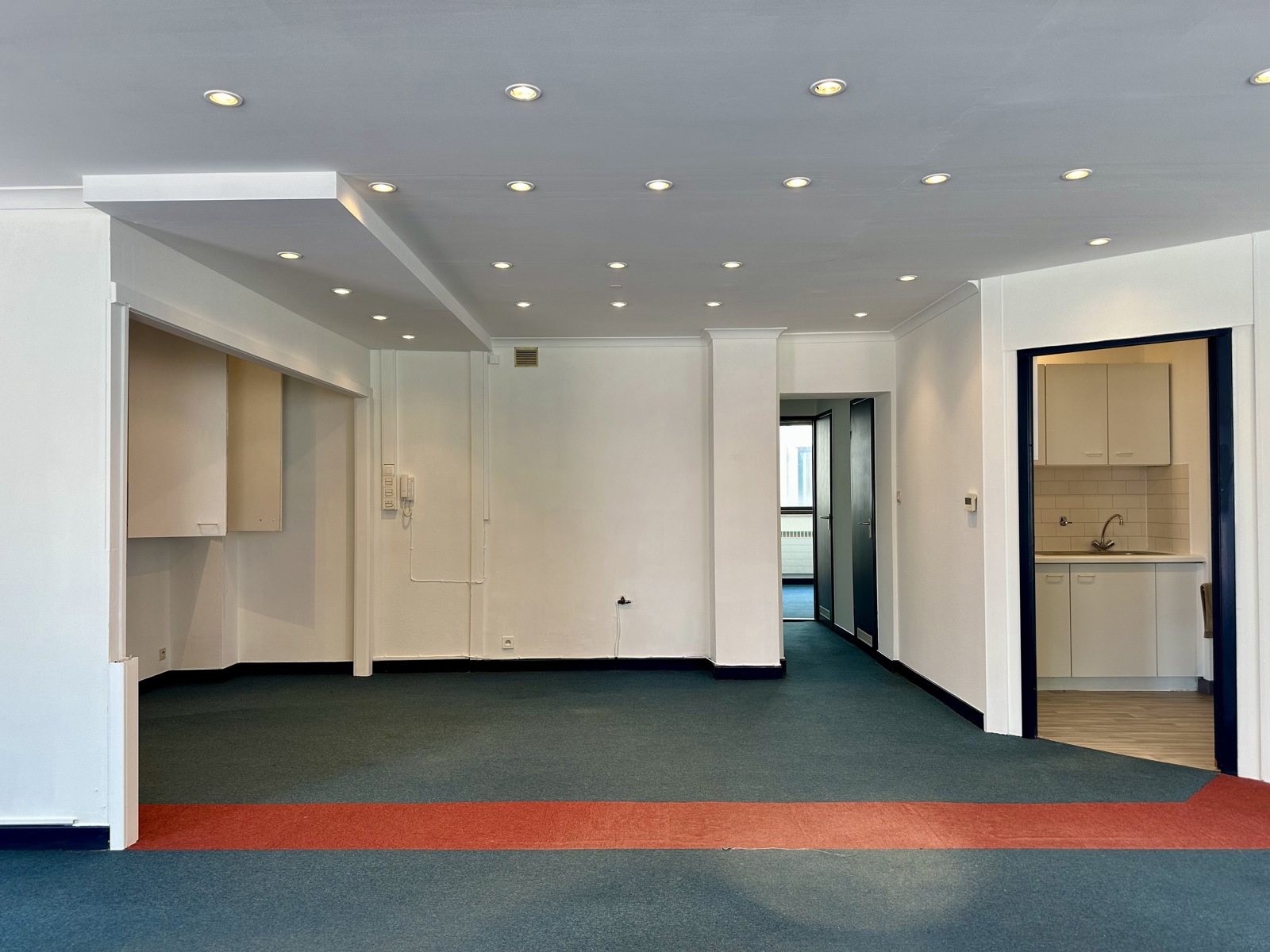 Kantoorruimte op strategische locatie - foto 4