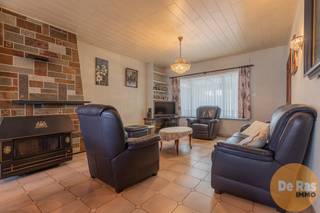 EERSTE KIJKMOMENT - Zat. 24/1/26 VAN 10U -TOT 12U (ENKEL OP AFSPRAAK)DENDERLEEUW - Deze zeer solide gesloten bebouwing bevindt zich in het bruisende...