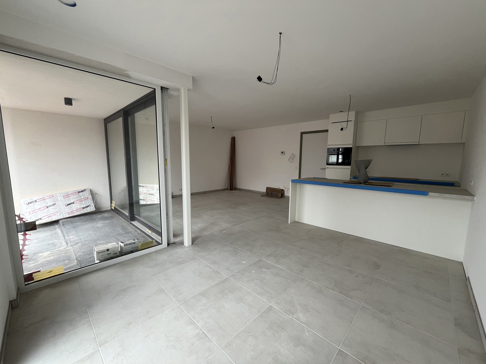 Nieuwbouwproject met zongerichte tuin - foto 1