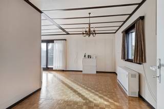 "Doe een bod vanaf" Bent u op zoek naar een charmante woning met een uitstekende ligging, omgeven door rust en groen, maar toch vlak bij...