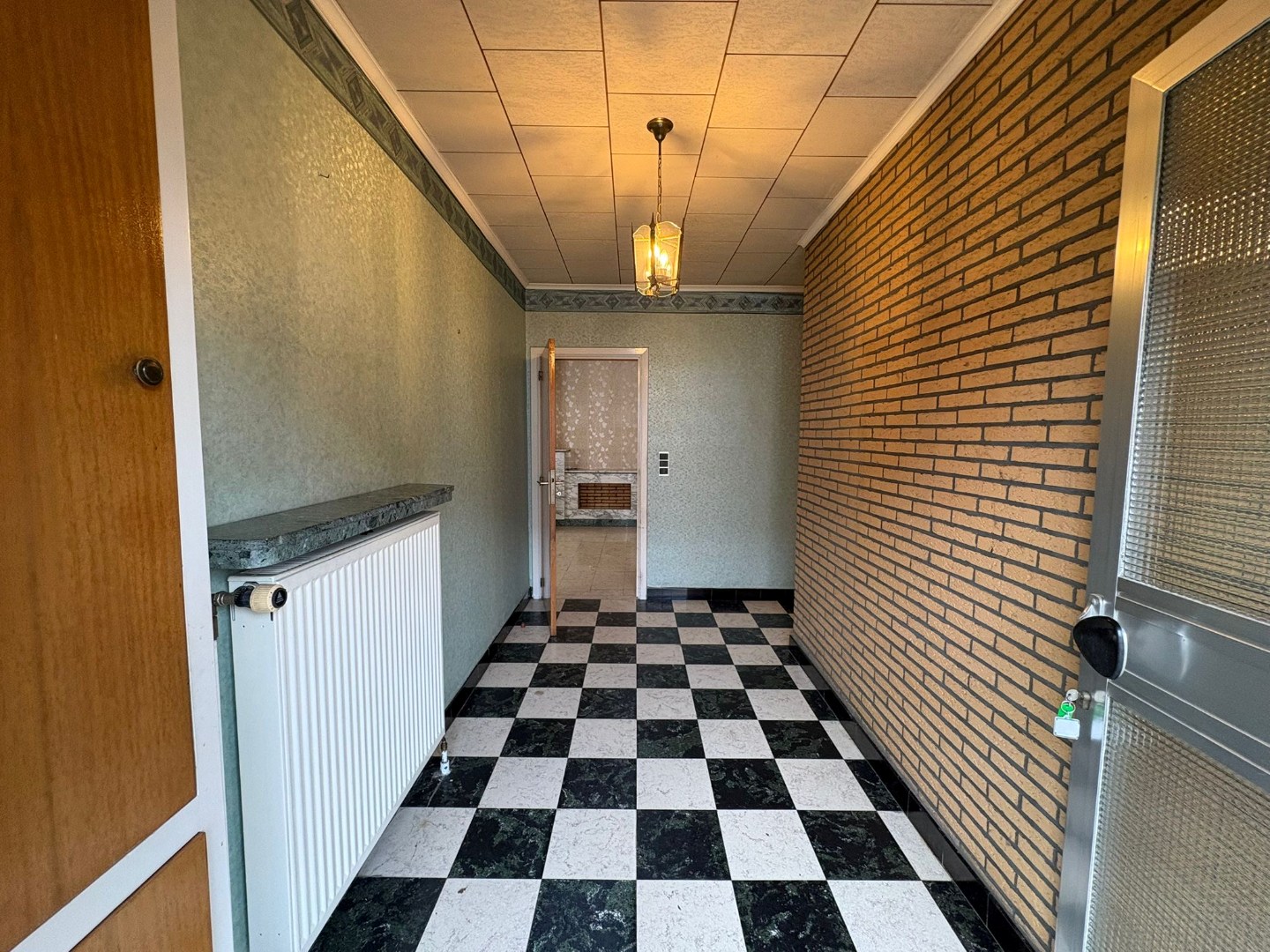 Te renoveren gezinswoning met 3 slaapkamers - foto 2