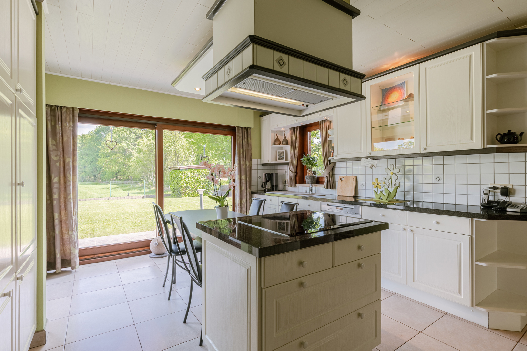 Charmante woning met vier slaapkamers en karaktervolle elementen. - foto 5