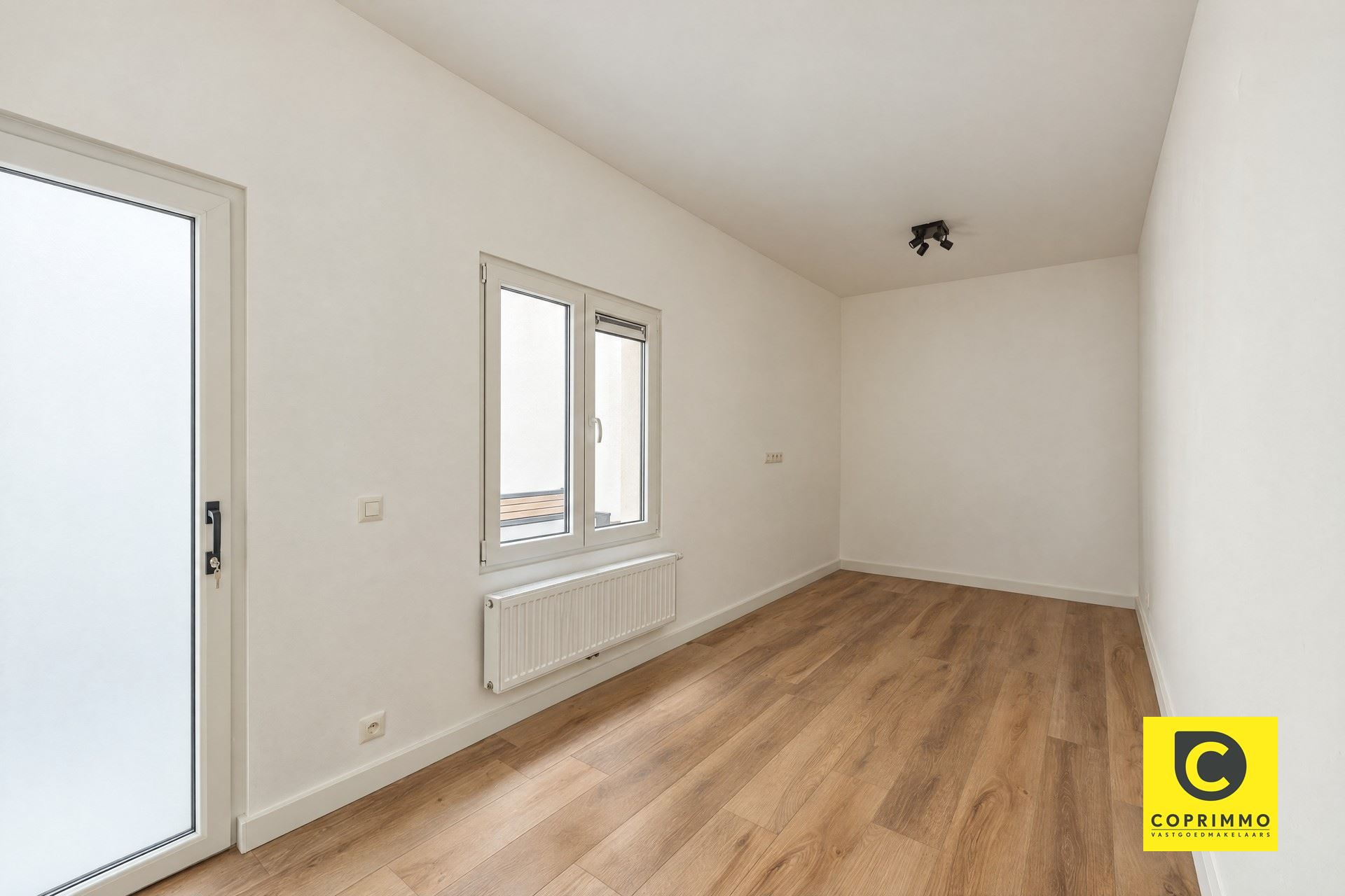 Gerenoveerd pareltje met 3 slpks, stadskoer & garage te Groenenhoek! - foto 4