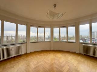 Stijlvol appartement met uniek uitzicht Gelegen op de gegeerde Jan van Rijswijcklaan in de prachtige Tentoonstellingswijk van Antwerpen, bevindt...