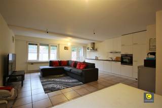 Gelijkvloers 2-slaapkamer appartement INCLUSIEF garage.Het appartement ligt op wandelafstand van het centrum van Boom, zeer centraal maar ook zeer...