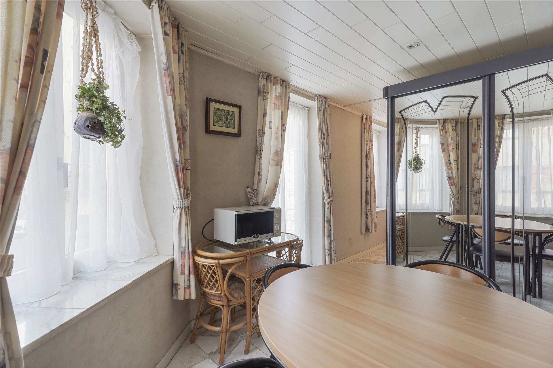 SLAAPHOEK / CENTRALE LIGGING - foto 3