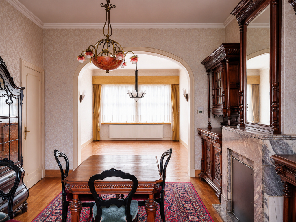 Architecturale herenwoning met drie bouwlagen en ruime tuin, opgetrokken in art deco en de Nieuwe Zakelijkheid. - foto 2