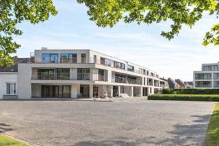 Laatste appartementen, 
MODERN ENERGIEZUINIG KLASSEPROJECT pal op de Vichteplaats. TOPLOCATIE (wekelijkse markt, alle winkels nabij, en aan het Oud Kasteel &amp; de Kerk). 

Prachtige GROTE ZONNETERRASSEN. Als koper inspraak in de materialen. Oplevering voorjaar 2026. + 6% BTW mogelijk. Vraag nu extra info: info@immobeguin.be