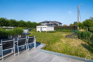 Located in rural St Pieters Kapelle (Herne - Pajottegem), we present you this well maintained energy efficient family home (2003) on 10are. This...