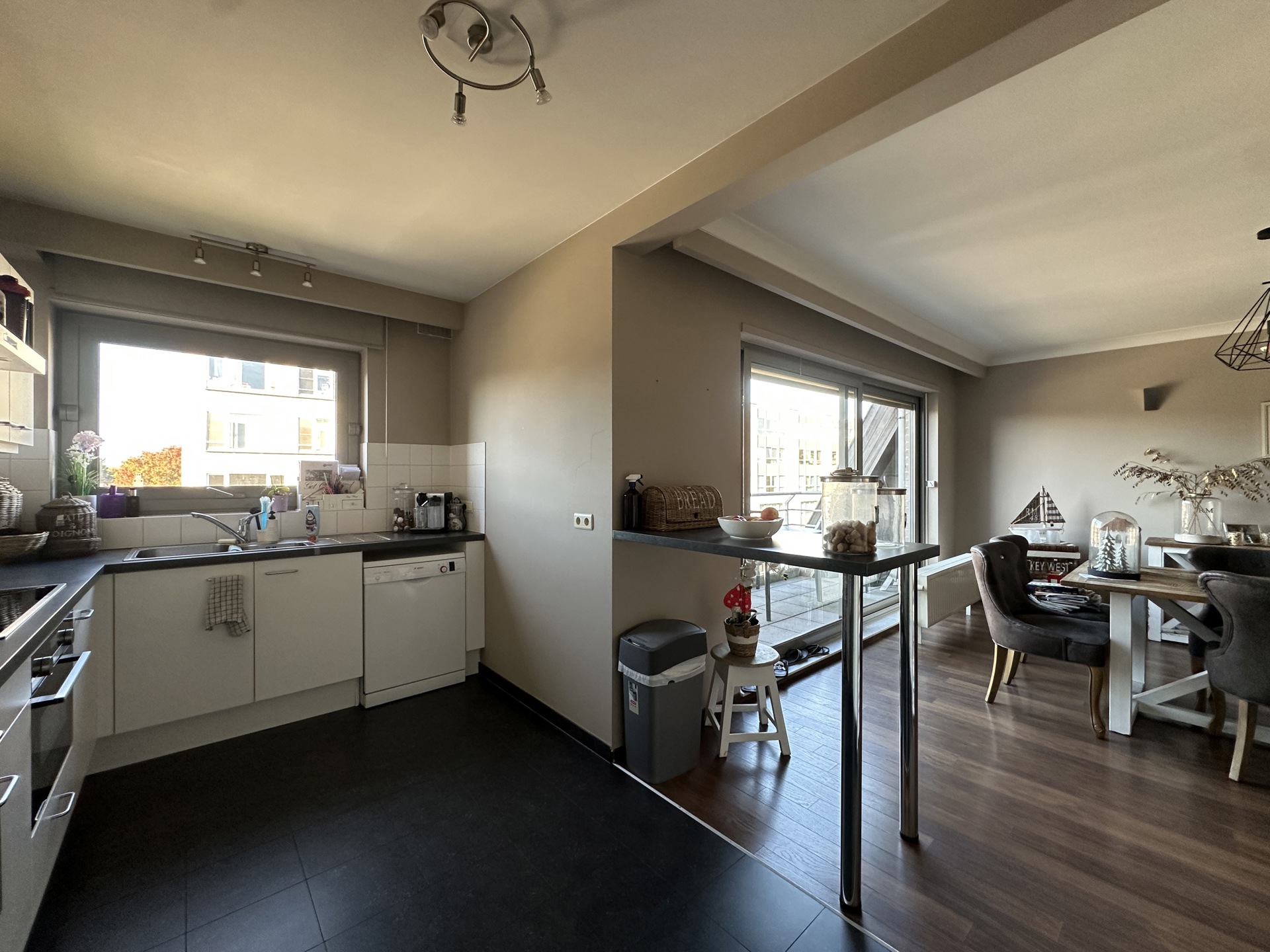 Ruim en lichtrijk appartement in bruisend Oud-Berchem! - foto 5