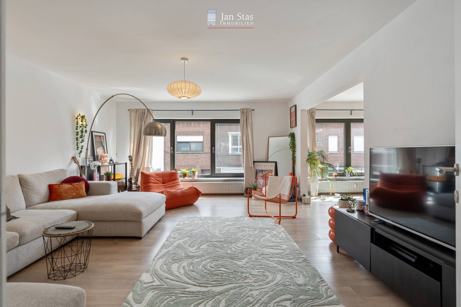 Instapklaar en ruim appartement met 2 slaapkamers en 3 garageboxen nabij de Keizersberg te Leuven ! - foto 4