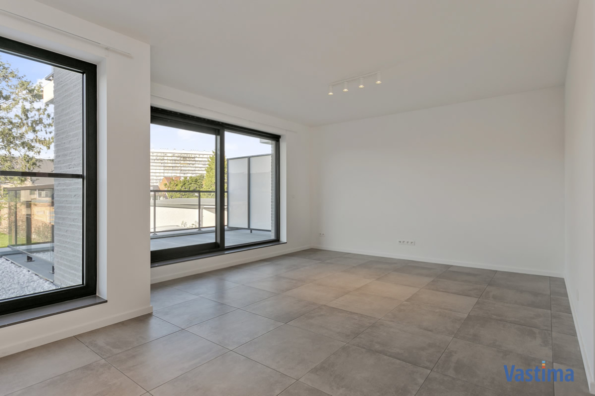 Recent appartement met 2 slaapkamers, terras en autostaanplaats - foto 4