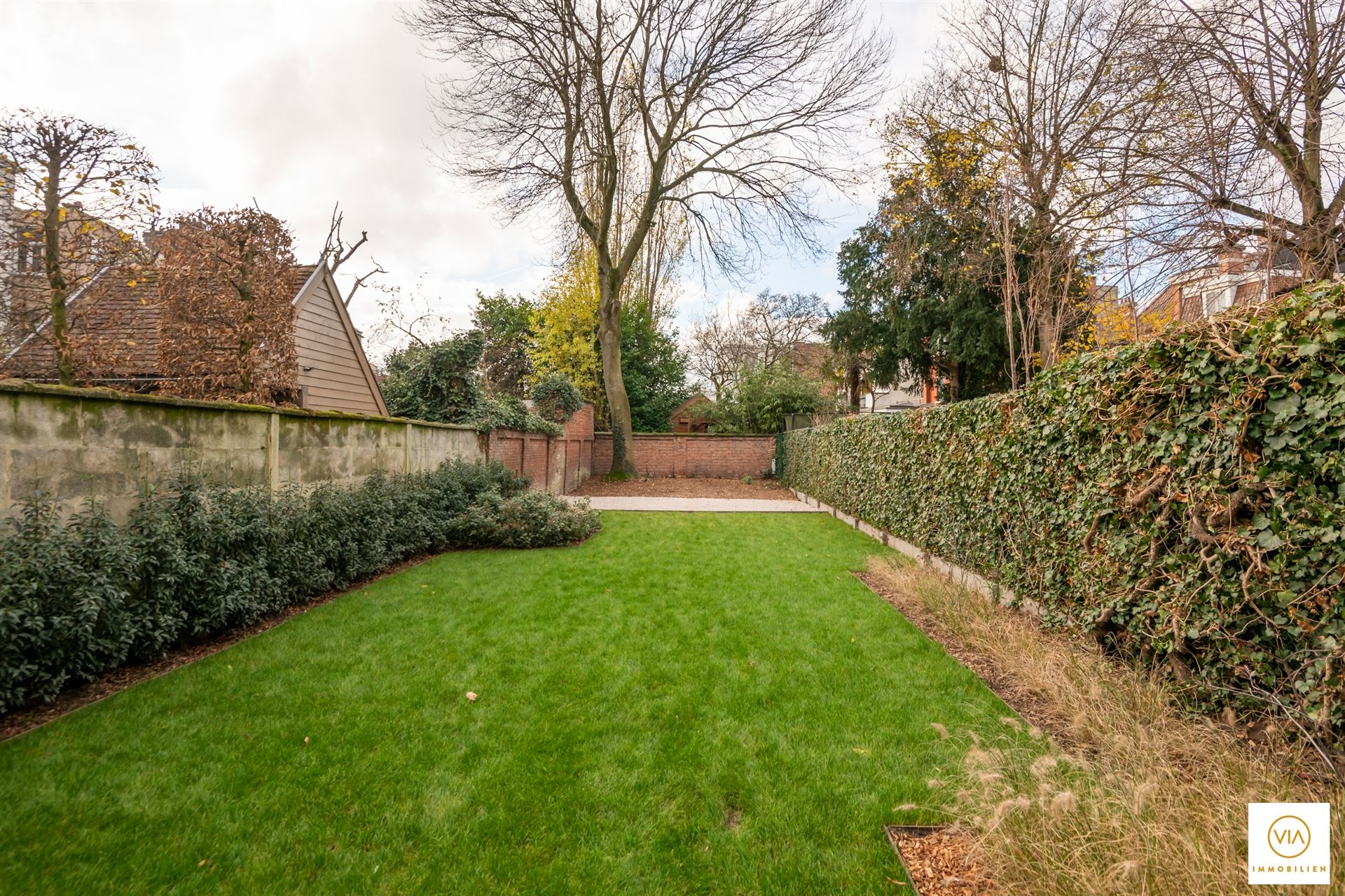 Karaktervolle woning met totaalrenovatie + Z-tuin - foto 3