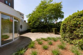 <p><span>CONTACT HANNE at </span><span>hanne@vicusvastgoed.be</span><span> or +32 478 65 88 15.</span></p>
<p><span>This stunning office space is situated at the highly strategic and unique location of Dok-Noord 2 in Ghent, within an elegant and characterful townhouse. The property exudes class and authenticity, featuring numerous original elements such as the impressive classical staircase, magnificent doors and refined decorative mouldings.</span></p>
<p><span>The layout is perfectly suited to professional use and offers several spacious, separate offices finished with parquet flooring. The office also includes practical built-in cupboards and a generous archive room with a renovated kitchenette. In addition, there is a 120 m² basement.</span></p>
<p><span>The absolute highlight is the spacious 68 m² terrace at the rear, overlooking an exceptionally large 281 m² garden. This rare green oasis in the city provides the perfect setting to relax in peace or welcome clients.</span></p>
<p><span>Prime location at Dok-Noord: easily accessible via the city ring road and major access routes, with excellent connections to Ghent’s historic city centre and public transport within walking distance.</span></p>
<p><span>A unique opportunity for anyone looking for an office with prestige, character and an exceptional location.</span></p>