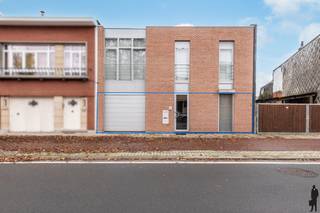 Ruim gelijkvloers appartement met 2 slaapkamers, 2 badkamers, garage en tuin nabij het centrum van HoveDit ruime en energiezuinige gelijkvloers...
