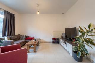 Ruime woning met 3 slaapkamers en garage te koop in RoeselareDeze instapklare woning is gelegen te Roeselare op een perceel van 180 m². Deze woning...