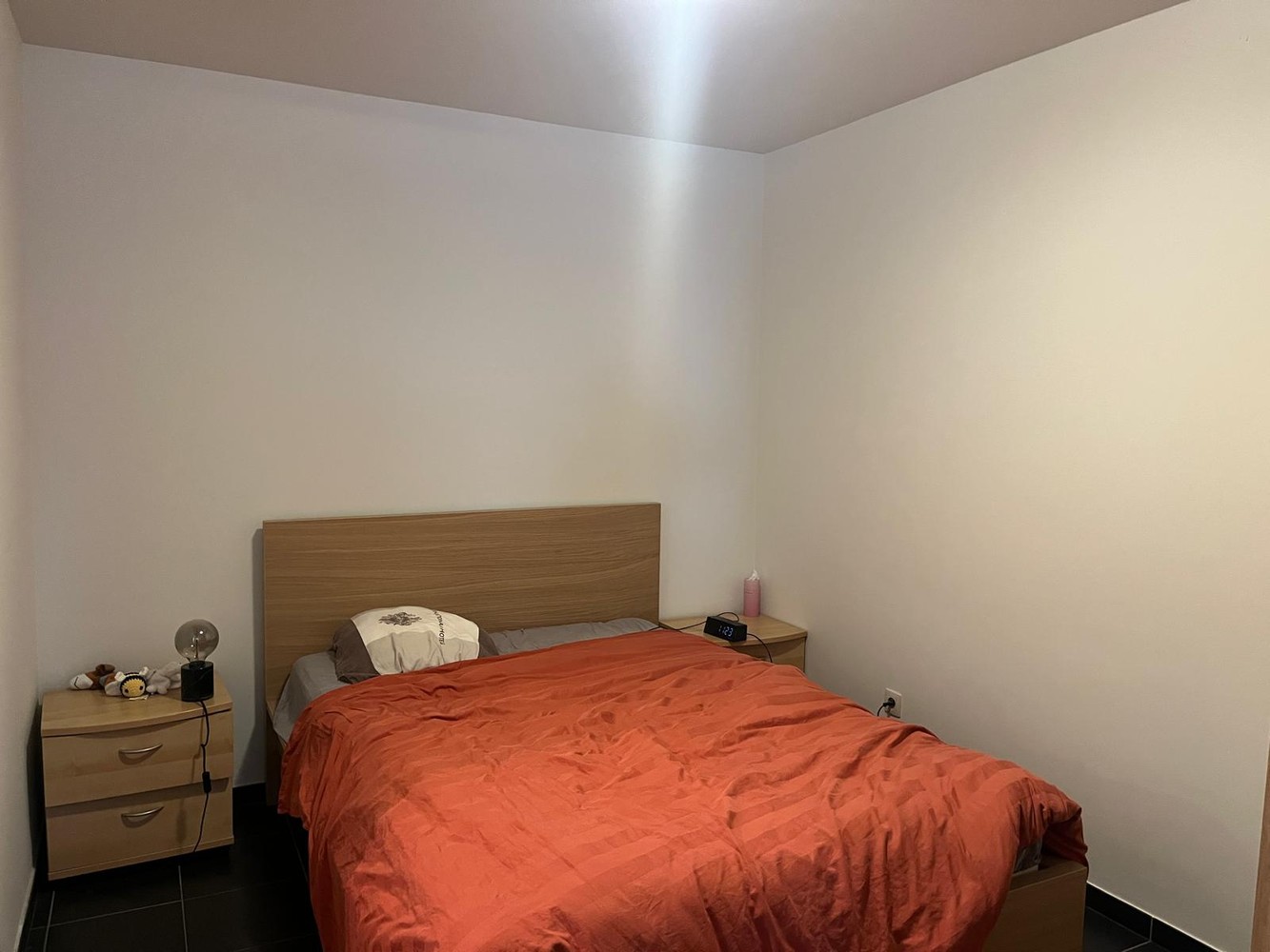 Instapklaar appartement op het gelijkvloers met 1 slaapkamer, gunstig gelegen nabij het station en het centrum van Mol. - foto 4