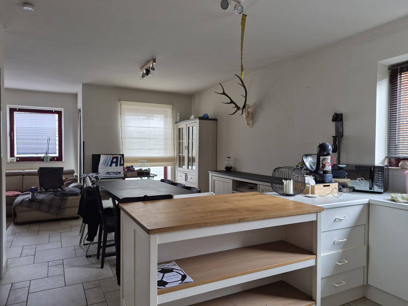 Gelijkvloers appartement met 2 slaapkamers en carport. - foto 4