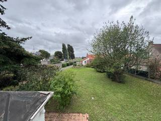 <p>Gelegen aan de Koksijdesteenweg in Koksijde, vindt u een uitgelezen bouwgrond met een royaal perceel van maar liefst 1080 m². Deze grond, met een open bouwtype, biedt de perfecte basis voor het realiseren van uw droomwoning. De bouwgrond kijkt uit op een prachtige weide. </p>

<p>Met de ligging van deze bouwgrond heeft u dit alles binnen handbereik. Koksijde staat bekend om zijn prachtige stranden en levendige kustleven. Het biedt een ideale mix van rust en recreatie, met tal van wandelmogelijkheden en lokale voorzieningen in de nabije omgeving. Op het perceel staat nog een oude af te breken woning. Dit perceel vormt een uitstekende investering voor wie op zoek is naar een plek om te bouwen en te genieten van het beste dat de Belgische kust te bieden heeft. <br /><br />Bel Dimitri, ook op zon-en feestdagen, 0487/787.159,<br />Stuur een mail naar<br />dimitri@immo-maritiem.be<br />of kom langs op kantoor 'Immo Maritiem' naast het kerkje in Nieuwpoort-bad.</p>