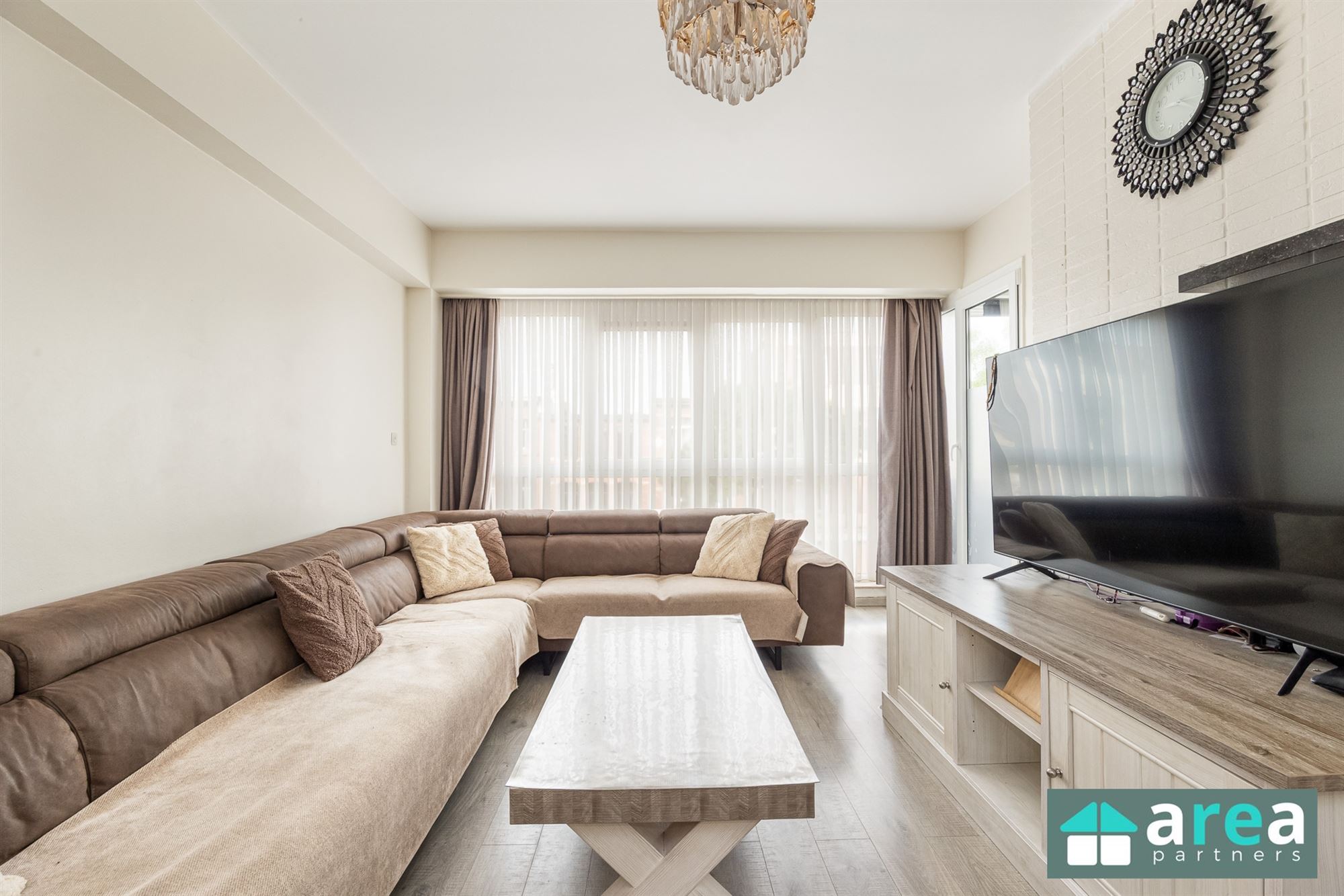Ruim 2-slpk appartement met terras te Berchem - foto 4