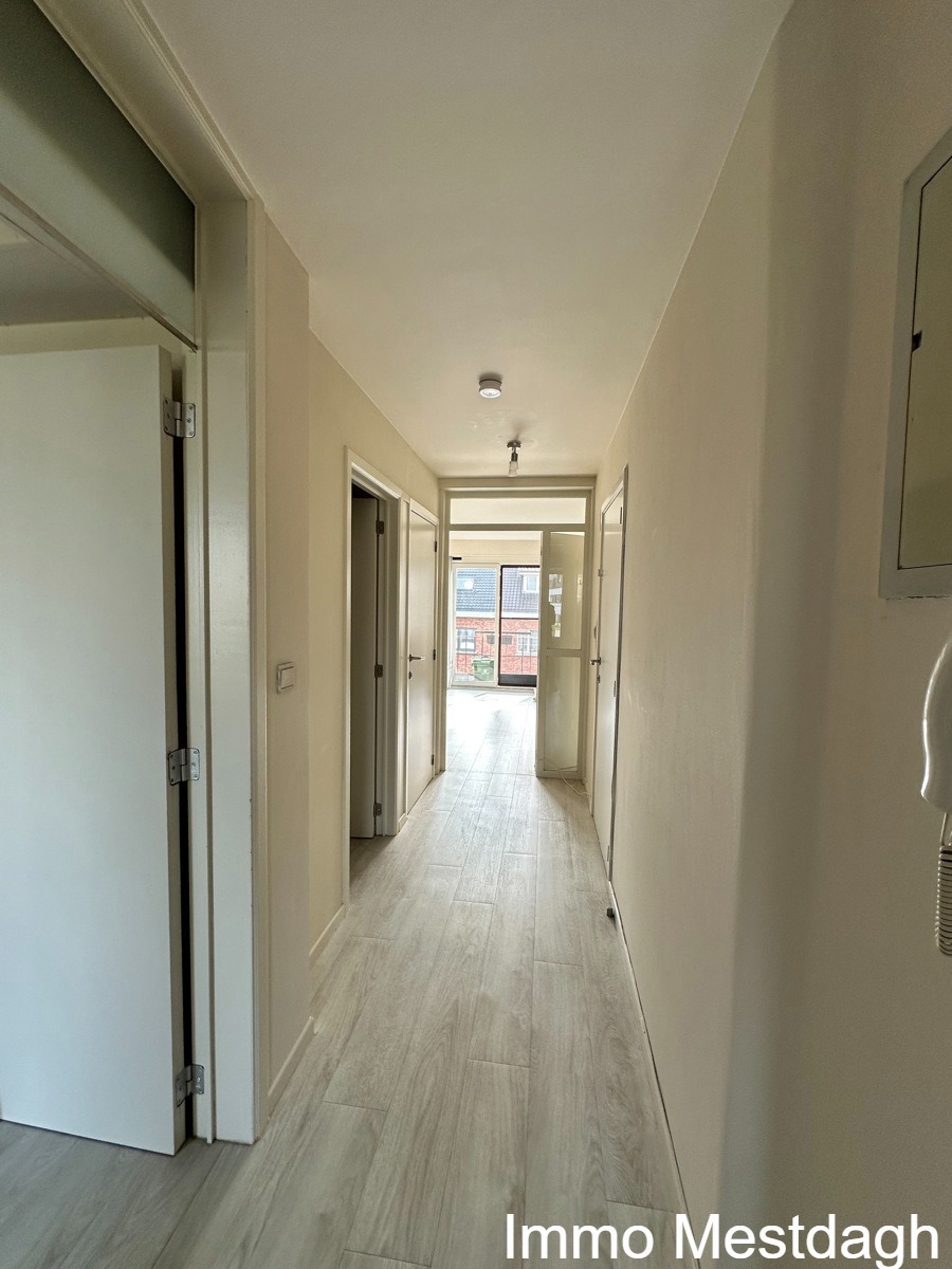 Stijlvol &amp; Energiezuinig Appartement met Parking – Net buiten de Kleine Ring - foto 2