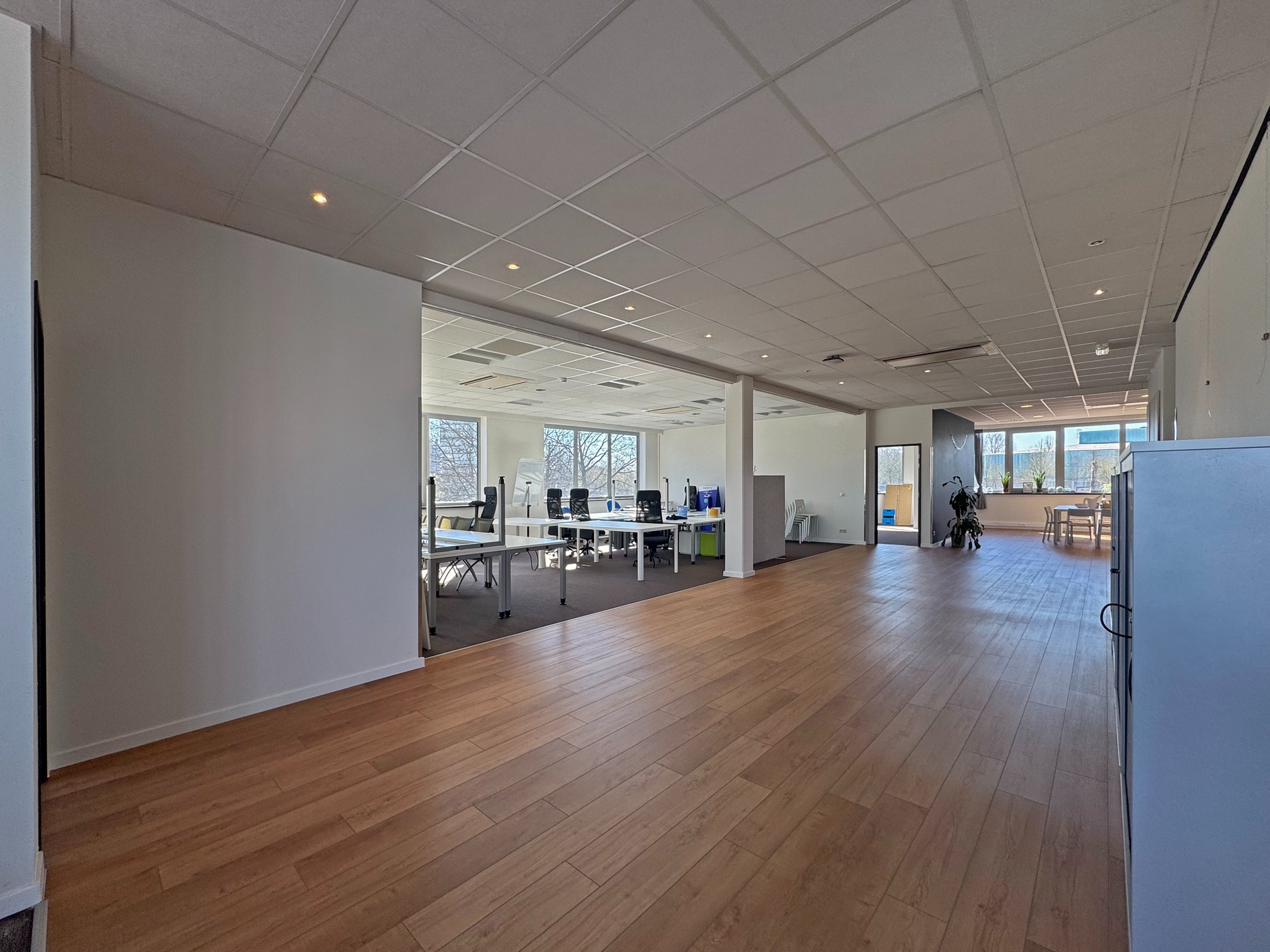 Kantoor van 288 m² (+ 49 m²) aan de Zuiderlaan te Gent - photo 5
