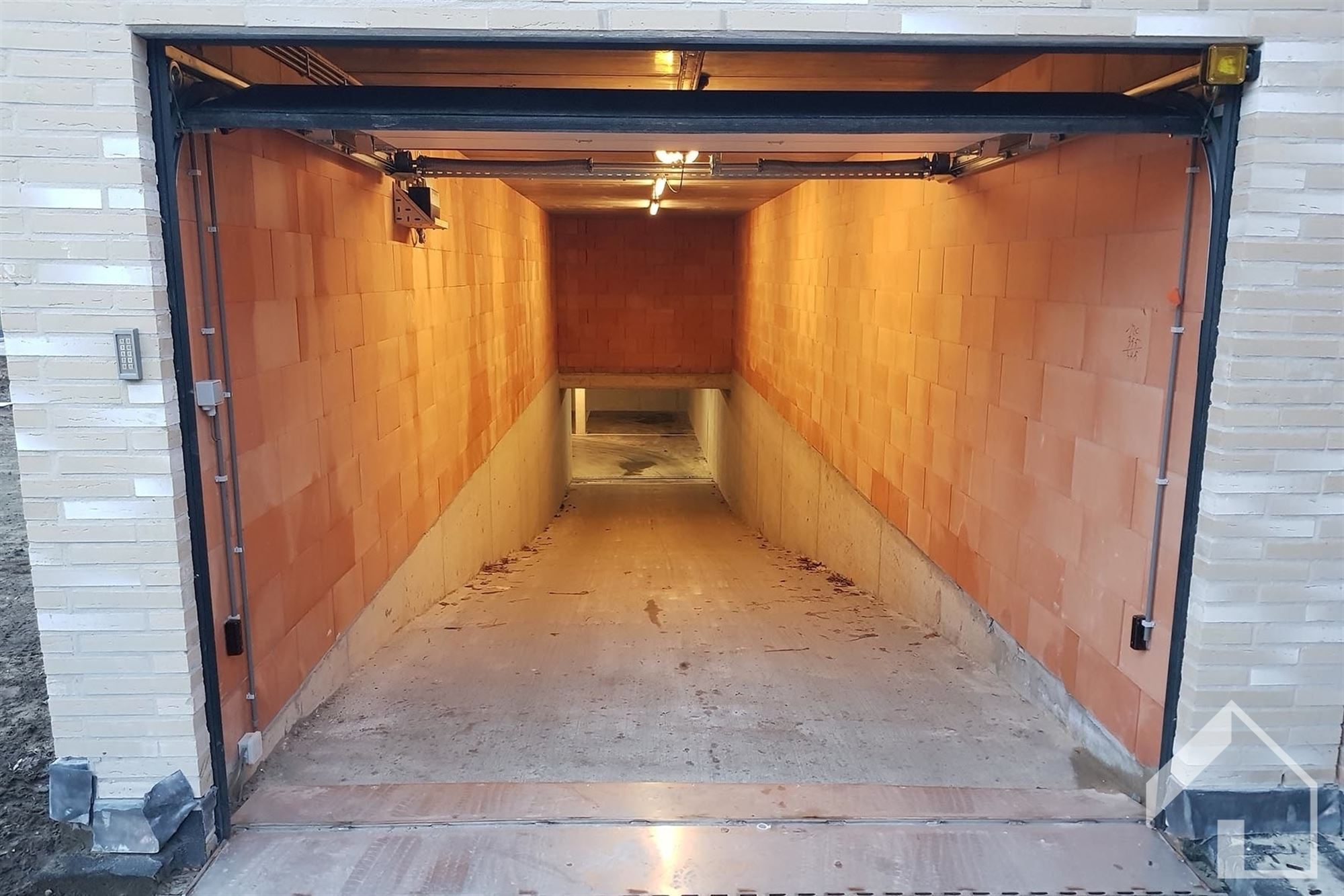 Garage - photo 3
