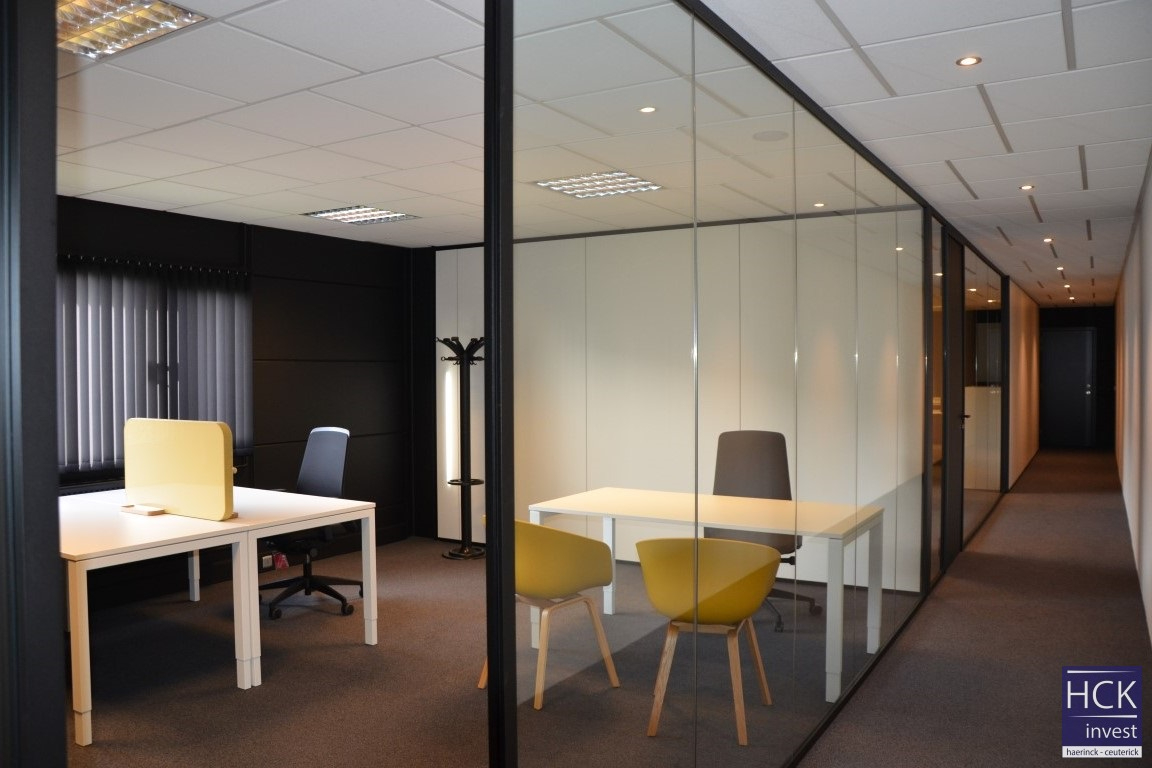 Commercial à louer à Deinze - photo 1