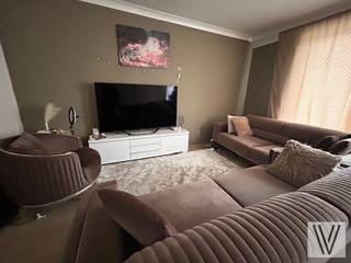 Centraal gelegen appartement in kleinschalig gebouw, vlakbij het centrum van het levendige Kuurne en op wandelafstand van natuurdomein "De Groene...