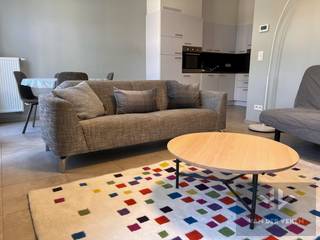 Dit appartement is onmiddellijk beschikbaar!Vaste kosten: € 80,00 per maandGemeubeld éénslaapkamerappartement met ruim terras, ideaal gelegen aan de...