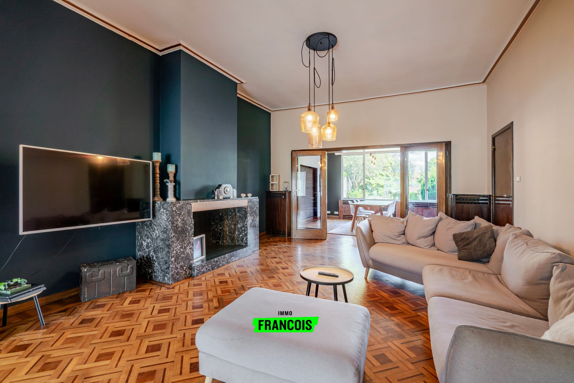 Unieke Art-deco parel met 6 slaapkamers in het gezellige dorpshart van Bassevelde. - foto 4