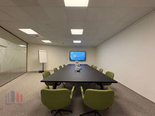 Uniquely located offices of 826 m² for rent along and with excellent visibility from the bustling Kortrijkesteenweg road, strategically...