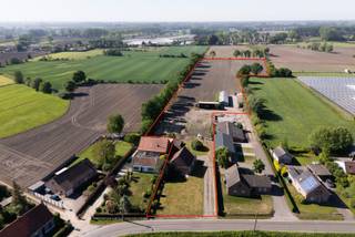 Deze alleenstaande hoevewoning heeft een idyllische ligging in het Meetjesland, tussen de centra van Ertvelde en Oosteeklo en op een boogscheut van...