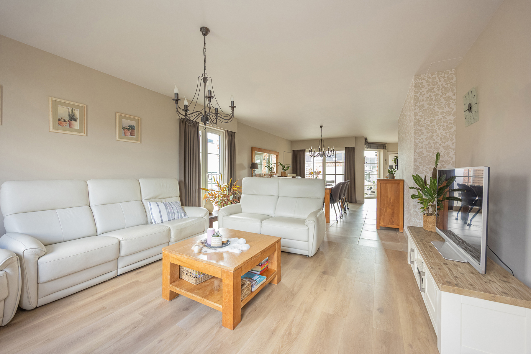 Rustig gelegen halfopen woning met mooie tuin - foto 3