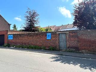 TOPGELEGEN pal in het CENTRUM, BOUWGROND van 340m2. Perceelbreedte van 12m, ZUIDGERICHTE TUIN.