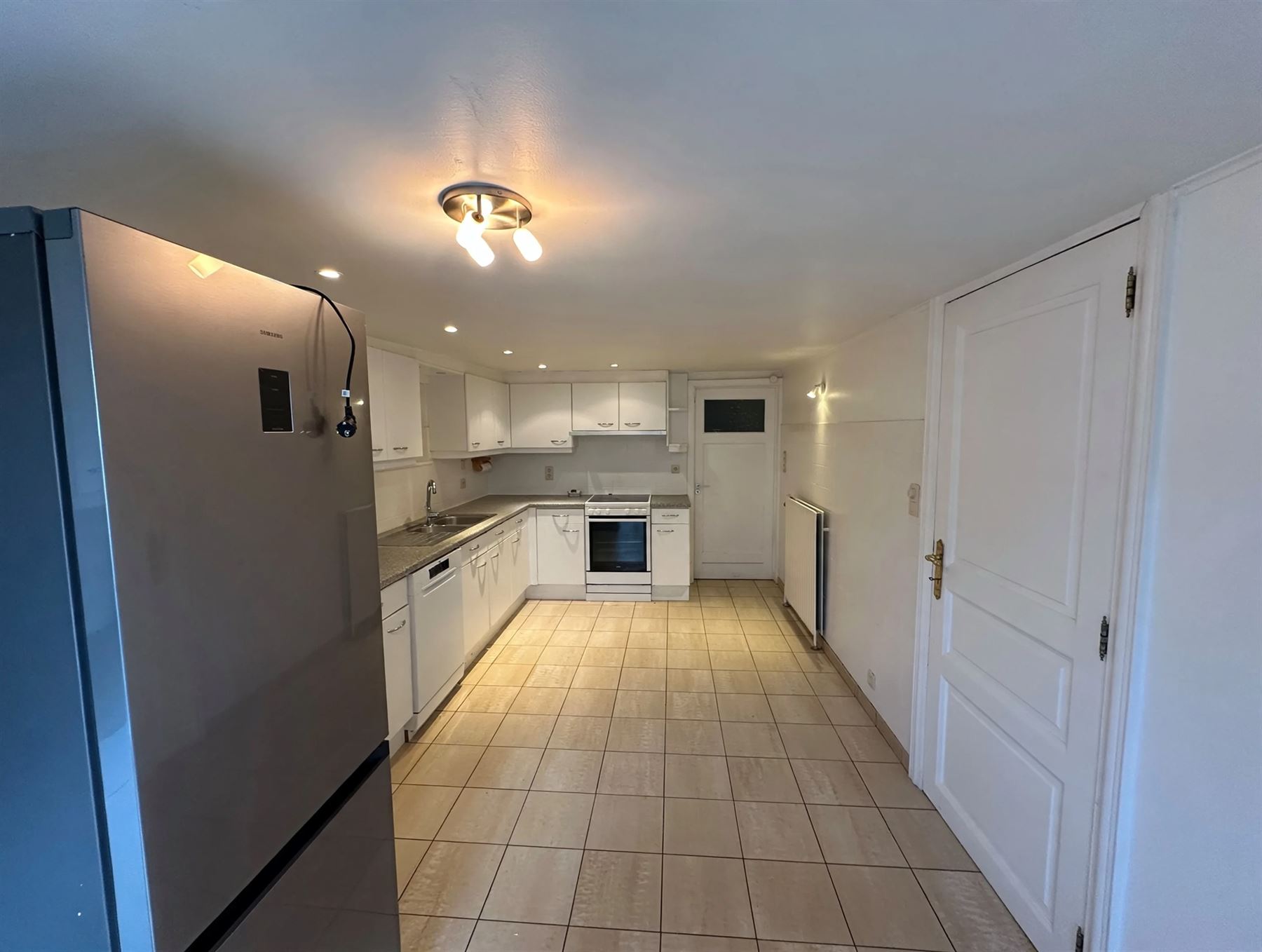 Ruime woning met 4 kamers en 2 badkamers - foto 5