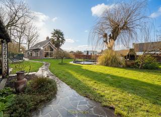 VILLA MAJESTUEUSE avec possibilité d'exercer une PROFESSION LIBÉRALE, située dans un CADRE RURAL à Maarkedal. Cette propriété allie...