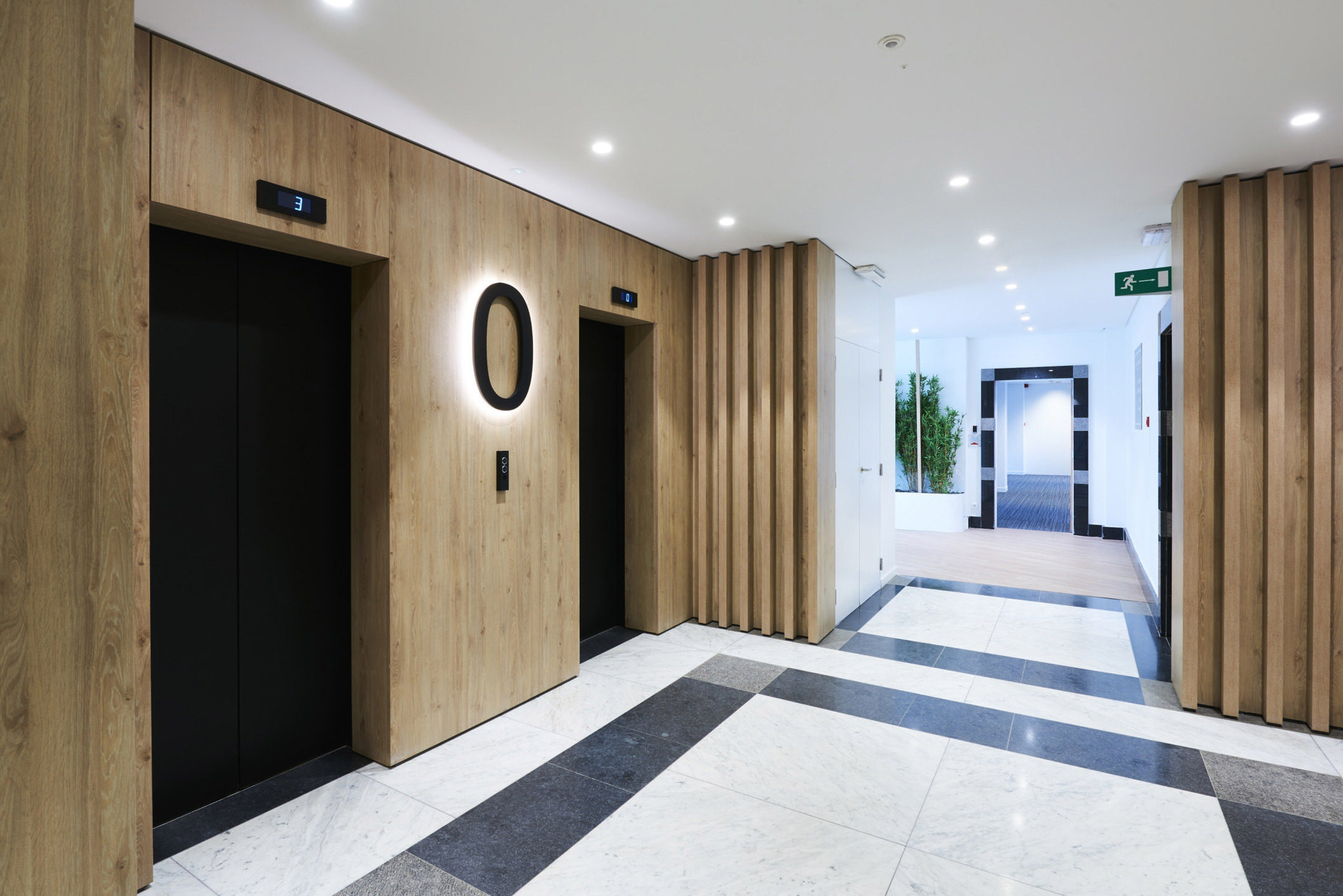 Commercial for rent in Forest - photo 5