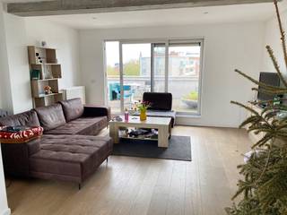 Dit prachtig penthouse appartement met een oppervlakte van 127 m² is gelegen op de vijfde verdieping van een gebouw in het hartje van Kortrijk...